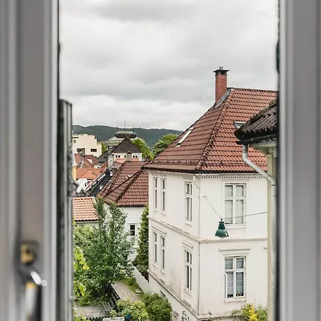 Dinbnb Homes I Idyllically Located 4-bedroom *