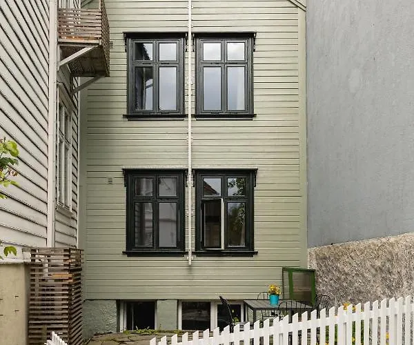 Сasa de vacaciones Dinbnb Homes I Idyllically Located 4-bedroom *