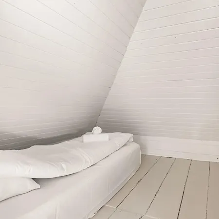 Dinbnb Homes I Idyllically Located 4-bedroom *