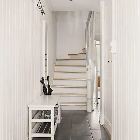 Dinbnb Homes I Idyllically Located 4-bedroom Semesterbostad Bergen