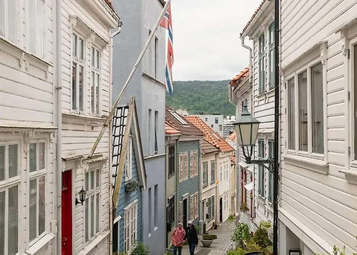 Dinbnb Homes I Idyllically Located 4-bedroom Holiday home *